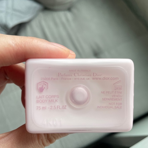 Dior Miss Dior Comforting Body Milk - Picture 2 of 3